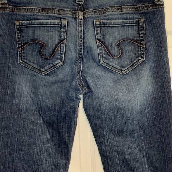 Refuge Slim Boot Cut Jeans Size 9 JR Med Wash - Picture 4 of 8